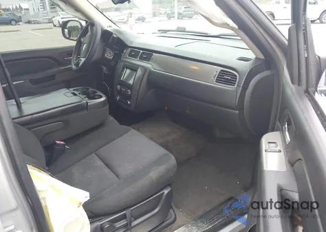 2010 Chevrolet Tahoe Ls z USA, uszkodzony, nr VIN 1GNUCAE00AR114317